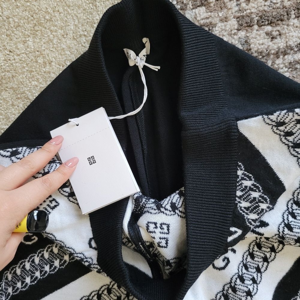 Authentic Givenchy Sweats - Picture 3 of 4
